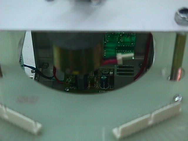 Motor-drive electronics under the top plate · วงจรขับใต้แผ่นด้านบน